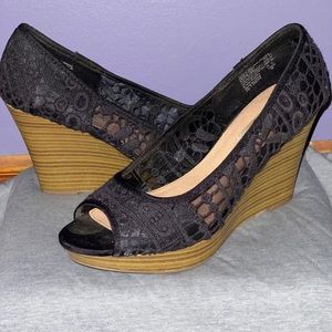 Black Wedges